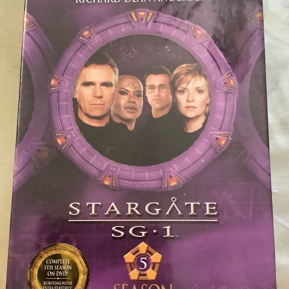 Stargate SG-1 Season 5 DVD Collection Purple Cover